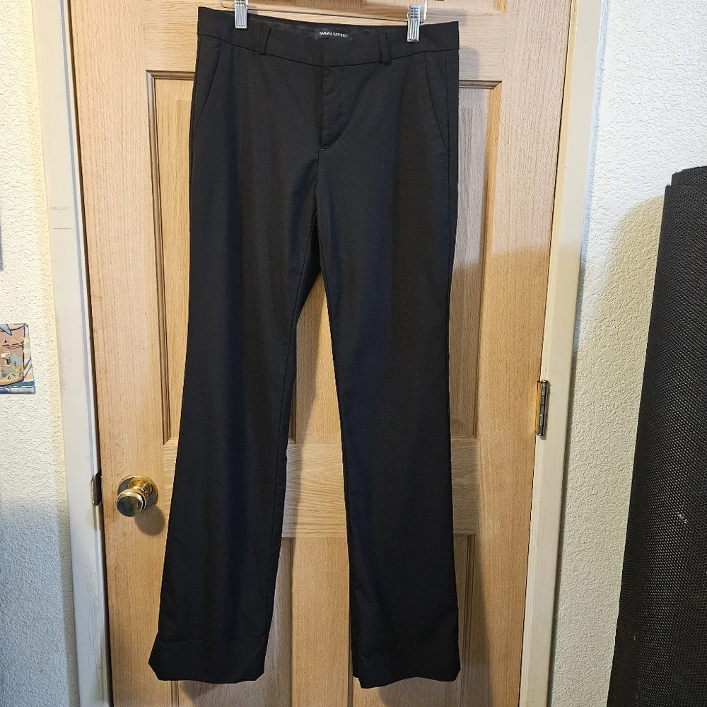 Size 4 Wool Blend Banana Republic Logan Slacks fully lined